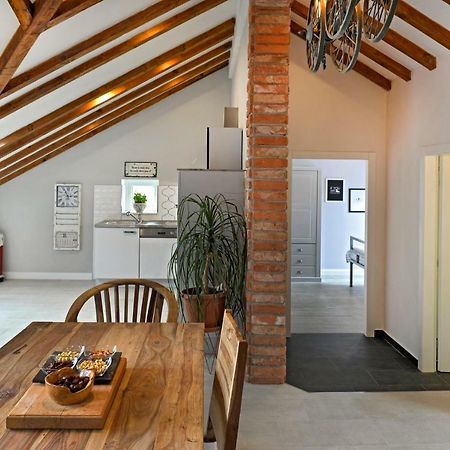 Apartment Holiday In Подстрана Екстер'єр фото